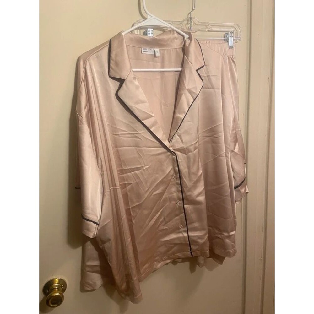 Brand New Satin Pajama Set with Contrast Piping in Blush